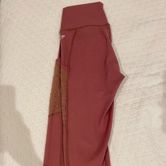 Fabletics On-The-Go PowerHold® High-Waisted Legging - Picture 6 of 6